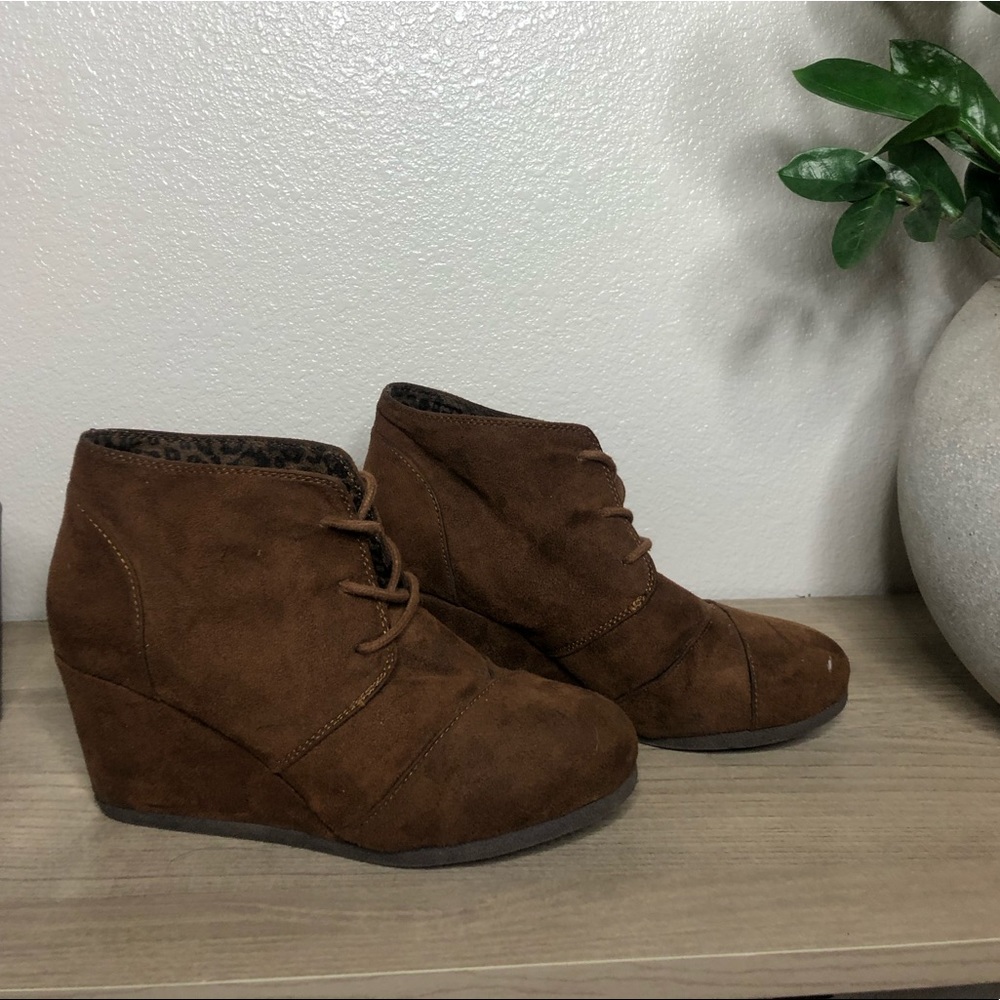 City Classified Brown Wedge Boots